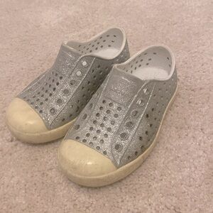 Native Jefferson Kids Sparkly Walking Slip On Shoes Size 7C